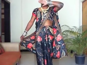 i am shemale hijra wears sexy saree