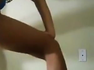 Ebony Slut Shakes Naked Booty