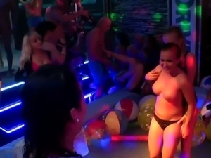 Lesbian club chicks lick pussy
