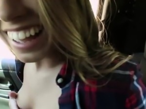 Stranded teen Jill fucked in the car