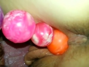 I fuck my wife with beaded sex toy and tickles her clit with tongue