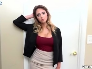 To sell really awful house lusty dealer Quinn Wilde is ready to suck client dry